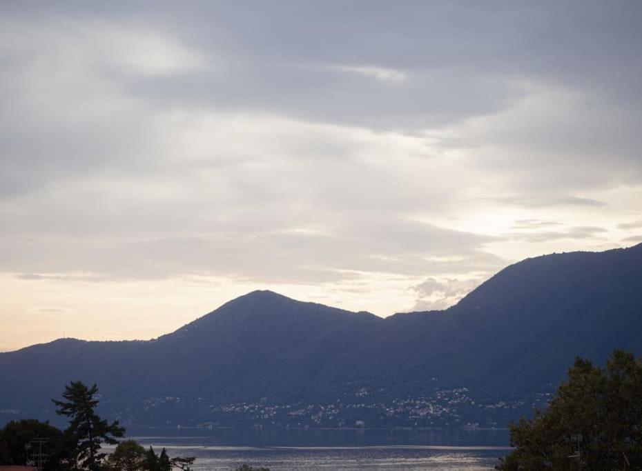 La Tua Villa Sul Lago - Casa Kollegger Luino Exterior photo